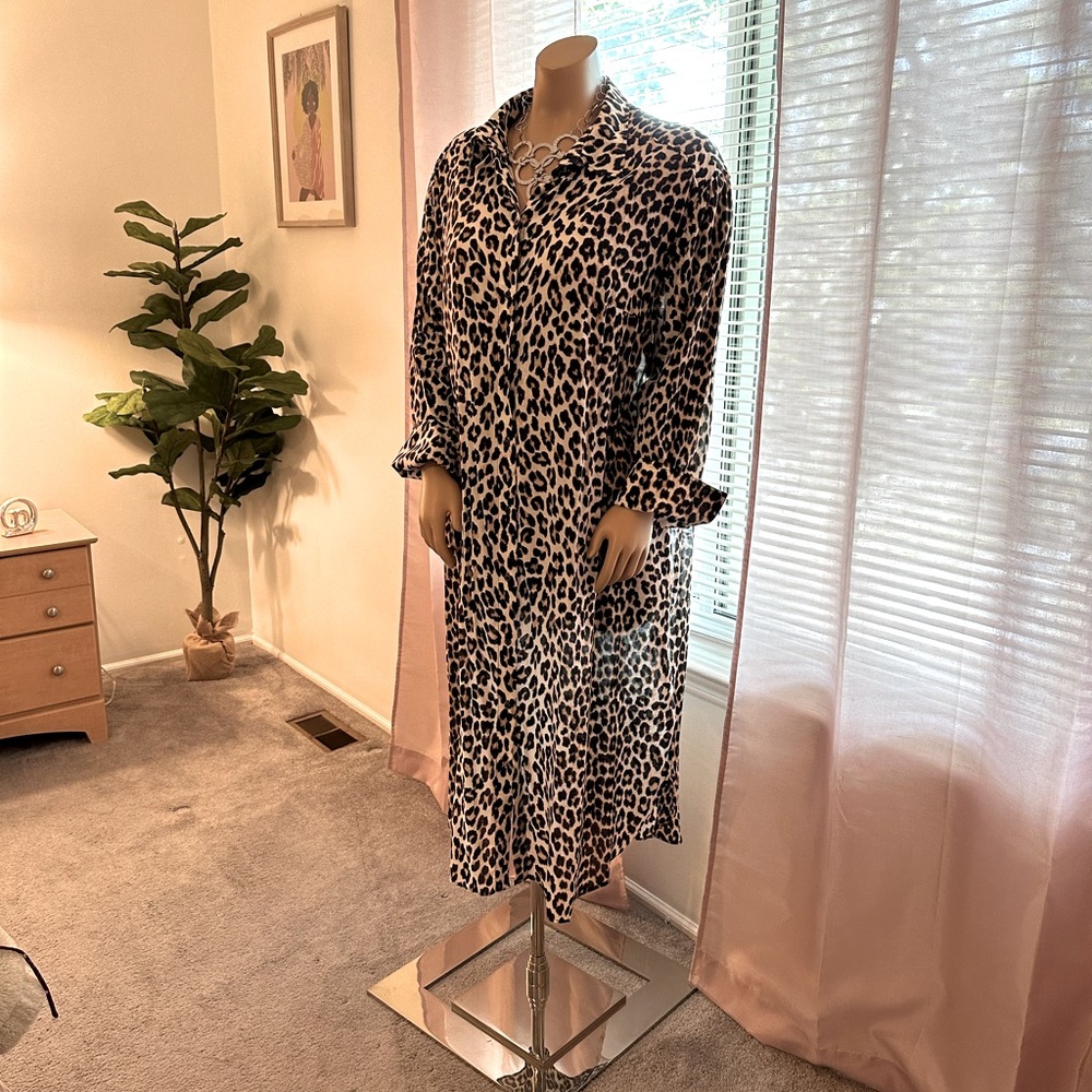 H&M Women’s cotton leopard print shirt dress – XL
